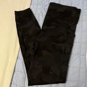 Women’s lululemon camo leggings size 10 with pocket on the side